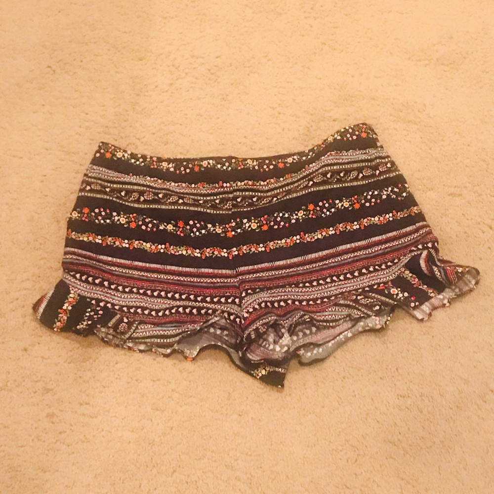 NWOT Loft floral shorts with ruffle trim